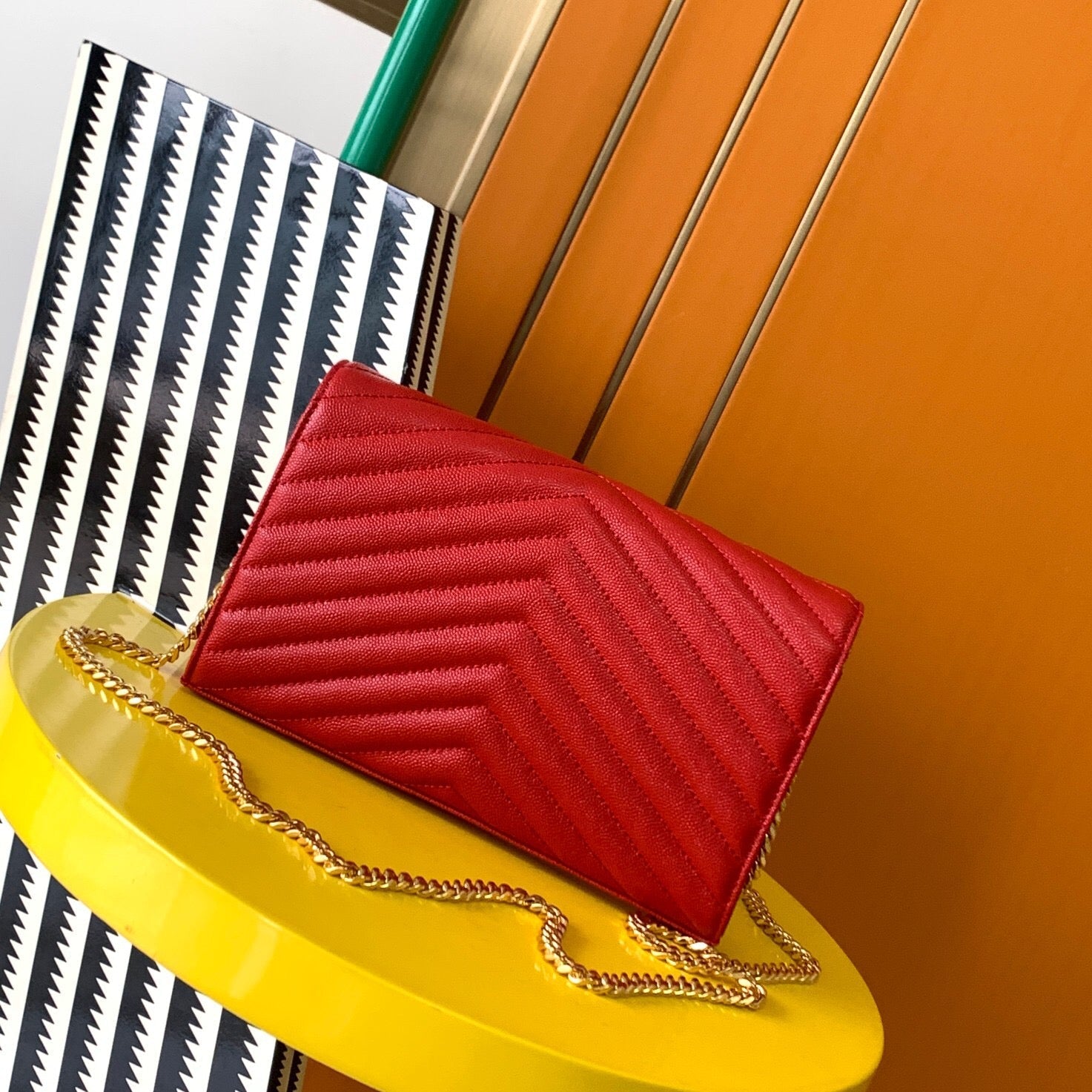 Shoulder Bag in Red
